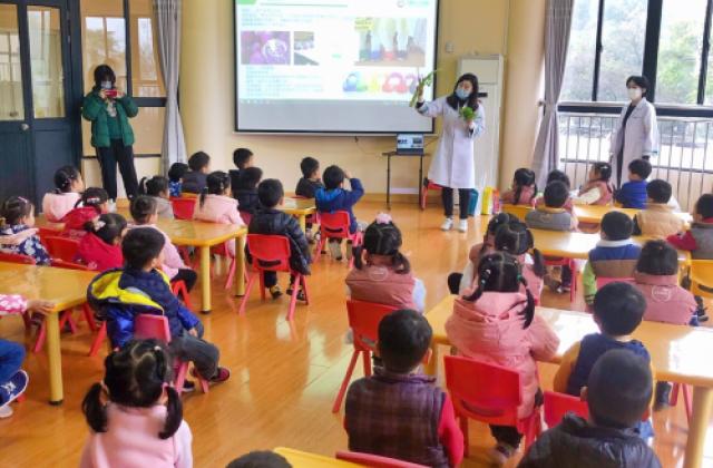 爱贝迪STEM+走进闵行区幼儿园，与孩子们 “拥抱春天，播种绿色”